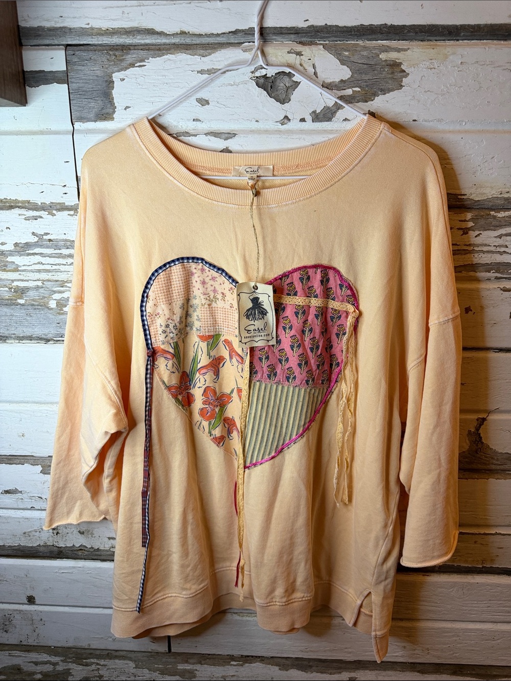 Easel Women's Cream Patchwork Heart Pullover Sweatshirt